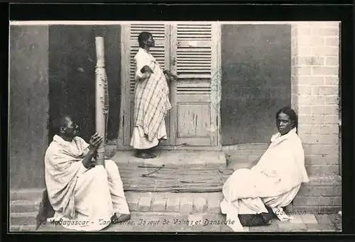 AK Tananarive, Joueur de Valiha et Danseuse