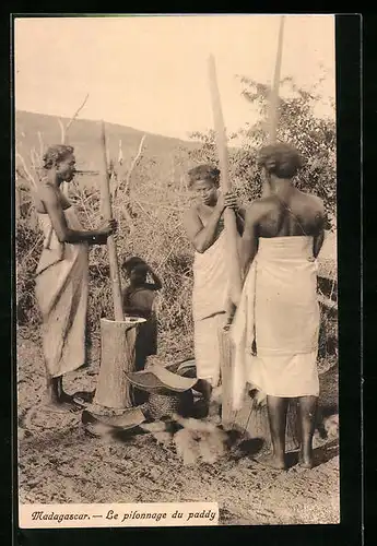 AK Madagascar, Le pilonnage du paddy