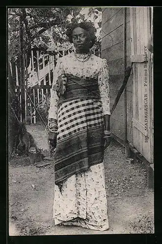 AK Madagascar, Femme Sakalave