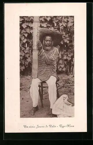 AK Salia, Type hova, Joueur