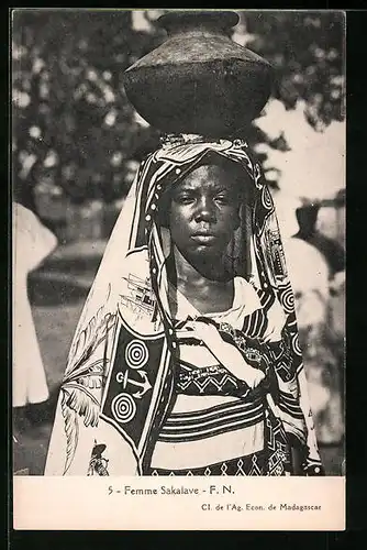 AK Madagascar, Femme Sakalave