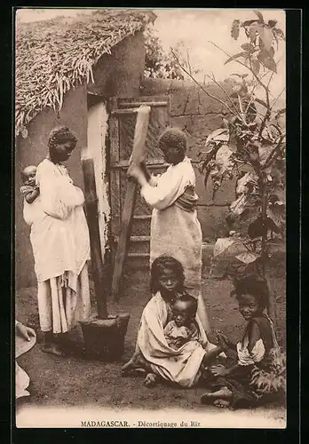 AK Madagascar, Decortiquage du Riz
