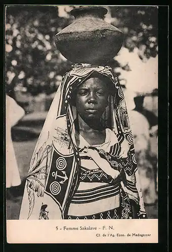 AK Madagascar, Femme Sakalave