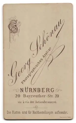 Fotografie Georg Schönau, Nürnberg, Bayreuther Strasse 20, Bürgerlicher mit spärlichem Haupthaar und fliehendem Kinn