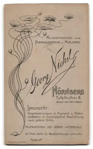 Fotografie Georg Nickel, Nürnberg, Tafelhofstrasse 8, Junger Mann mit Bürstenschnitt in elegantem Dreiteiler