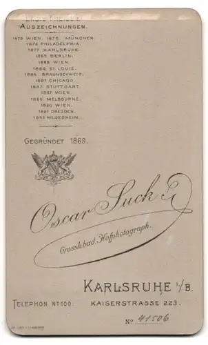 Fotografie Oscar Suck, Karlsruhe i /B., Kaiserstr. 223, Junge Dame in modischer Kleidung