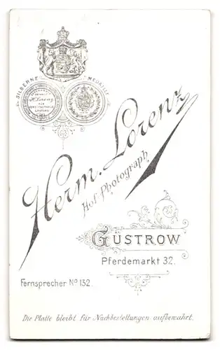 Fotografie Hermann Lorenz, Güstrow, Pferdemarkt 32, Junges Paar in eleganter Kleidung