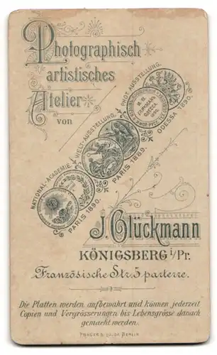 Fotografie J. Glückmann, Königsberg, Französische Strasse 5, Junge Frau mit Stirnlocken und Puffärmeln
