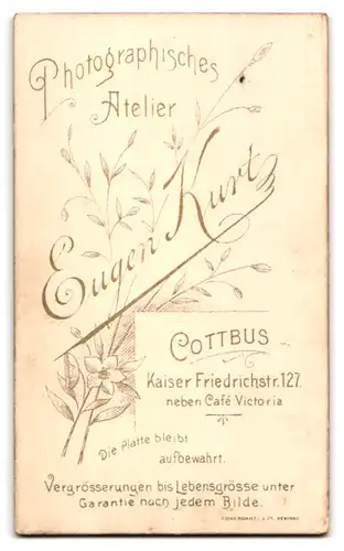 Fotografie E. Kurtz, Cottbus, Kaiser Friedrichstrasse 127, Bürgerlicher mit Schnurrbart und Fliege