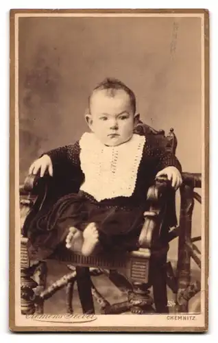 Fotografie Clemens Seeber, Chemnitz, Ansicht Chemnitz, Villa mit Foto-Atelier Theaterstr. 22, Rückseitig Baby Portrait