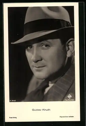 AK Schauspieler Gustav Knuth mit Hut und Krawatte