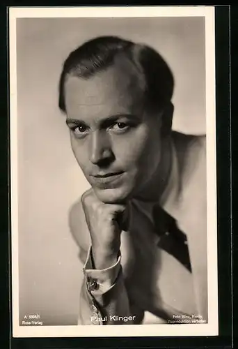 AK Schauspieler Paul Klinger nachdenklich