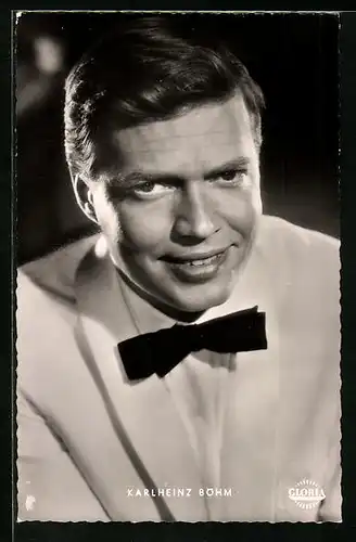 AK Schauspieler Karlheinz Böhm mit Fliege