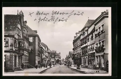 AK Oberkirch i. Baden, Strassenpartie mit begrünten Häusern