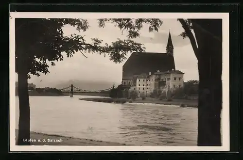 AK Laufen a. d. Salzach, Flusspartie mit Brücke und Kirche