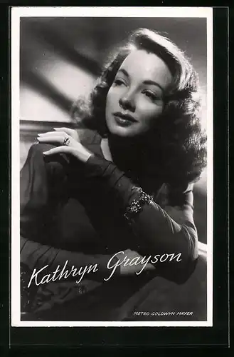 AK Schauspielerin Kathryn Grayson mit nachdenklichem Blick