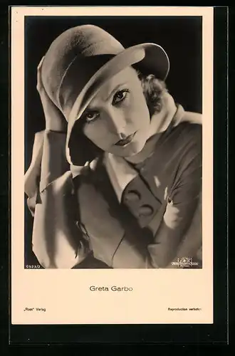 AK Schauspielerin Greta Garbo mit Hut