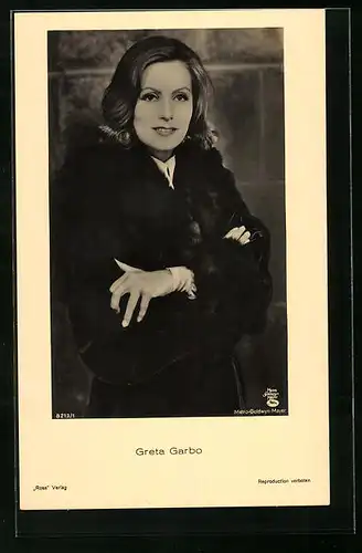 AK Schauspielerin Greta Garbo mit bezauberndem Lächeln
