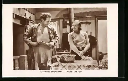 AK Schauspielerin Greta Garbo und Schauspieler Charles Bickford in einer gemeinsamen Filmszene