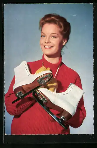 AK Schauspielerin Romy Schneider mit Schlittschuhen