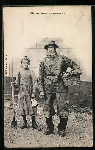 AK Au devant de grand`pere, Fischer mit Enkelin