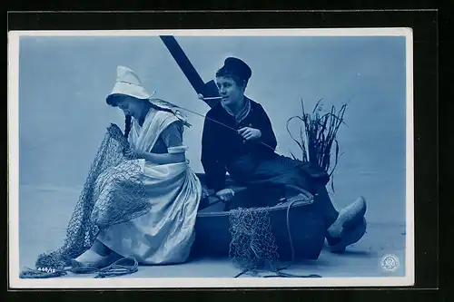 Foto-AK Delfter Liebespaar beim Flirt