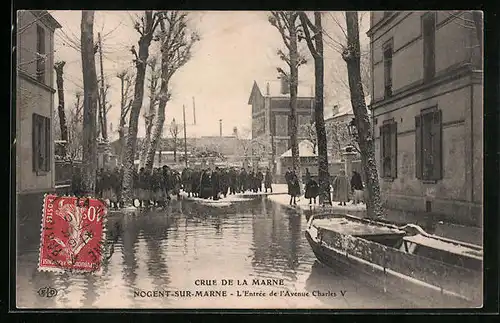 AK Nogent-sur-Marne, Crue de la Marne, L`Entree de l`Avenue Charles V