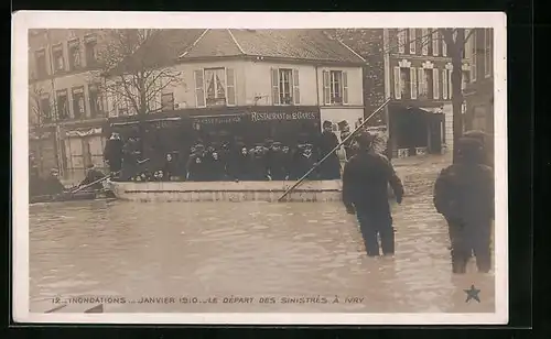 AK Ivry, Inondations 1910, le Départ des Sinistrés