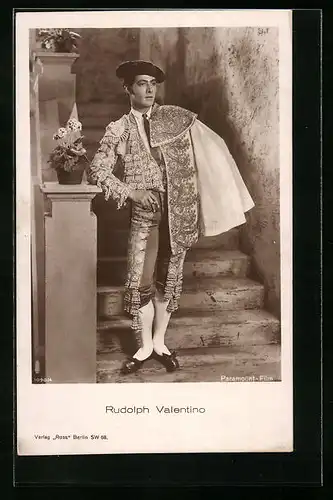 AK Schauspieler Rudolph Valentino als Torero