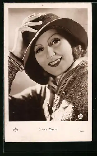 AK Schauspielerin Greta Garbo mit Hut