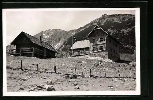 AK Dümlerhütte, Berghütte im Sommer