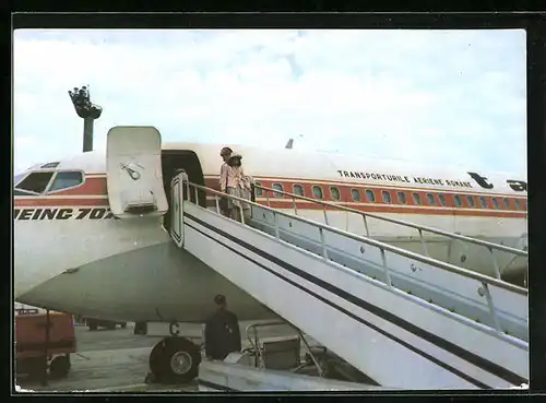 AK Flugzeug Boeing 707 der Tarom nach der Landung