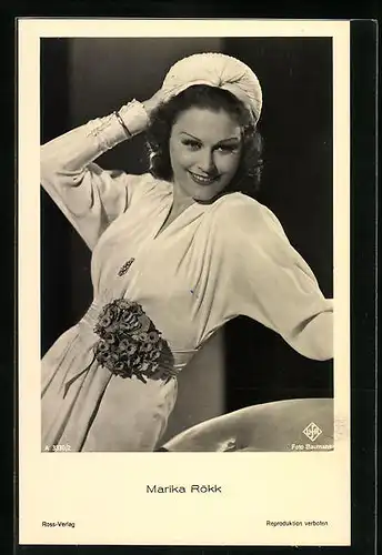 AK Schauspielerin Marika Rökk im Kostüm einer Filmrolle