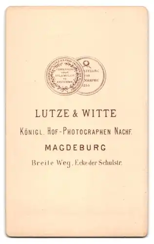 Fotografie Lutze & Witte, Magdeburg, Junger Herr im Anzug