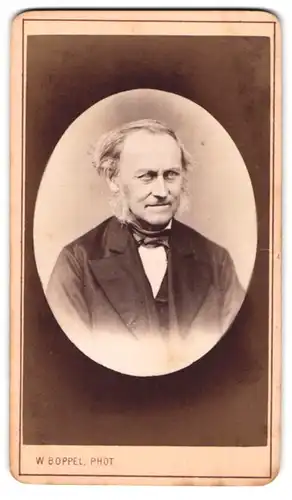 Fotografie W. Boppel, Schw. Gmünd, Älterer Mann mit Rauschebart-Koteletten und lichtem Haupthaar