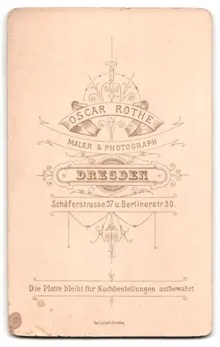Fotografie Osc. Rothe, Dresden-Friedrichstadt, Schäferstr. 37 u. Berlinerstr. 30, Eleganter Herr mit Schnauzbart
