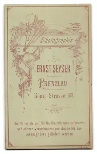 Fotografie Ernst Seyser, Prenzlau, König-Str. 159, Junger Herr im Anzug mit Fliege