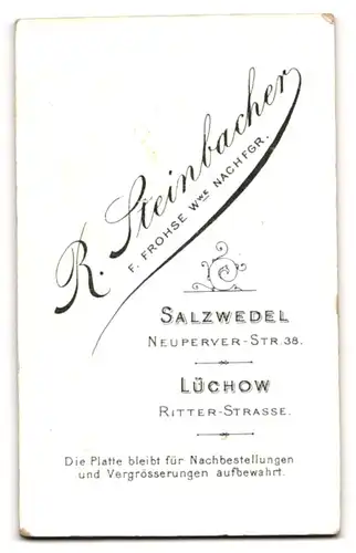 Fotografie R. Steinbacher, Salzwedel, Neuperver-Str. 38, Junge Dame im modischen Kleid