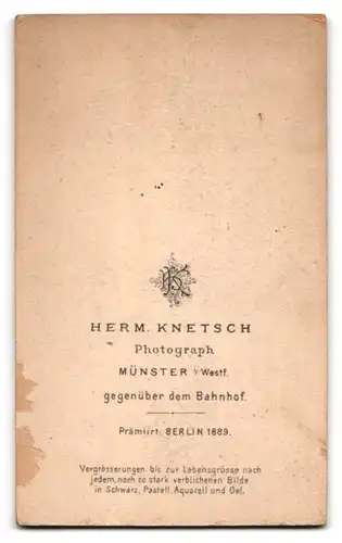 Fotografie Herm. Knetsch, Münster /W., geg. Bahnhof, Gutbürgerliches Paar