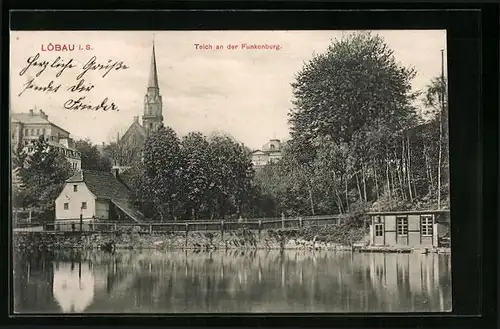 AK Löbau i. S., Teich an der Funkenburg mit Kirchturm