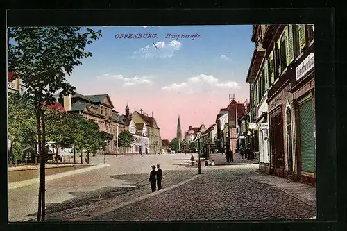 AK Offenburg, Passanten in der Hauptstrasse