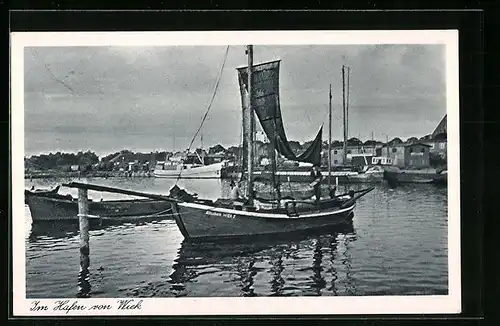 AK Wiek a. Rügen, Hafenpartie mit Fischerbooten