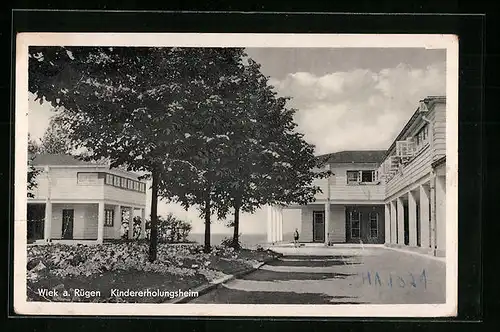AK Wiek a. Rügen, Strassenpartie am Kindererholungsheim