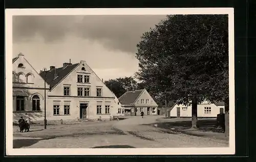 AK Wiek a. Rügen, Strassenpartie am Markt