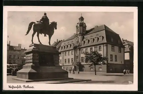 AK Weissenfels, Rathaus mit Denkmal
