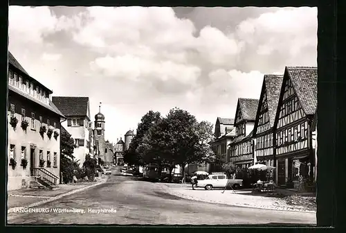 AK Langenburg /Württ., Passanten in der Hauptstrasse