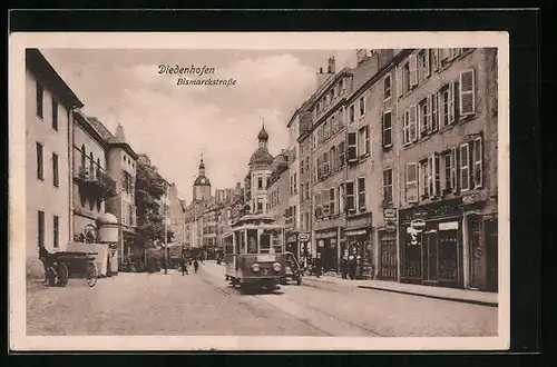 AK Diedenhofen, Bismarckstrasse mit Strassenbahn