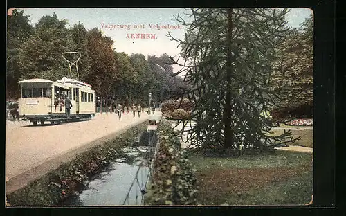 AK Arnhem, Velperweg met Velperbeek, Strassenbahn