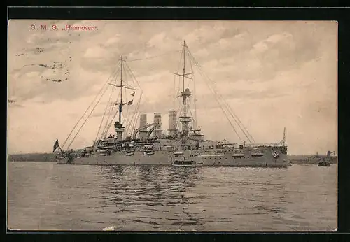 AK Kriegsschiff SMS Hannover im Hafen vor Anker liegend