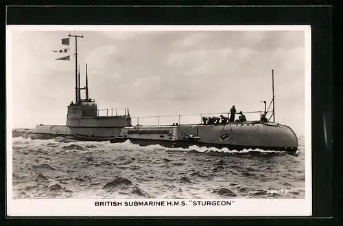 AK Britisches U-Boot HMS Sturgeon an der Wasseroberfläche
